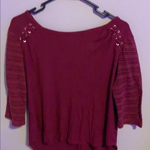 Red medium sleeved top